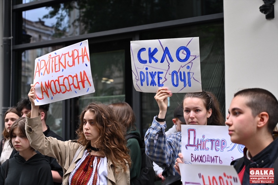 Мерія Франківська програла черговий суд по готелю Дністер, бо не створила потрібний орган