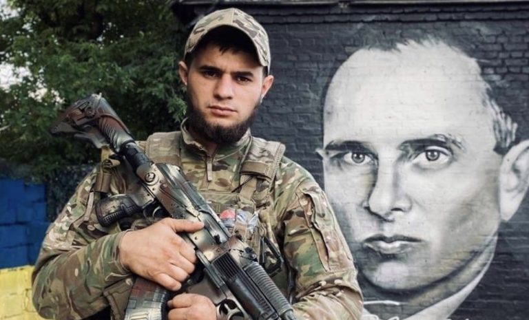 У рідному селі Дмитра “Да Вінчі” Коцюбайла на Франківщині замість пам’ятника радянському солдату встановлять монумент загиблому Герою