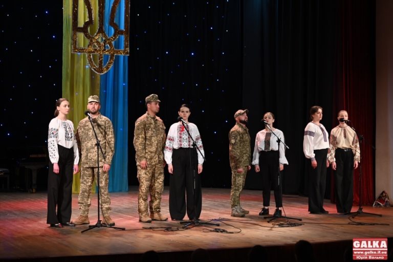 До Дня Конституції у Франківську нагородили військових та поліціянтів (ФОТО)