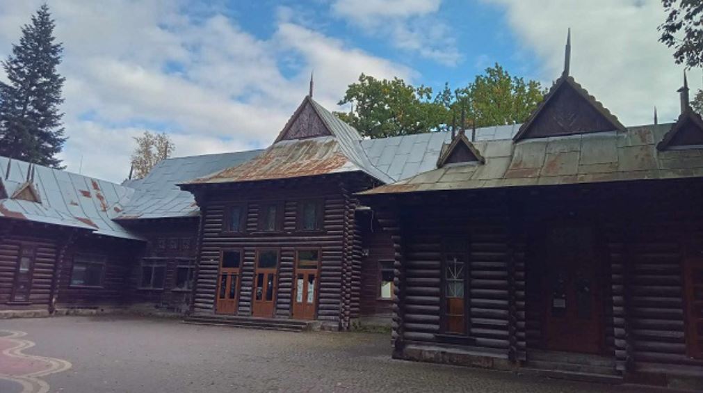 Франківська забудовниця судитиметься, щоб прибрати “гуцульський” кінотеатр “Трембіта” з переліку пам’яток архітектури