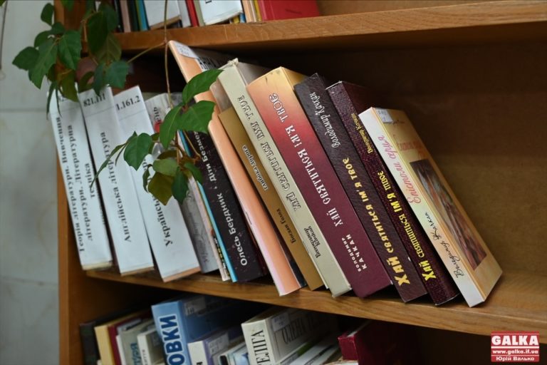 Для пацієнтів, студентів і медиків: в університетській клініці у Франківську запрацювала мінібібліотека (ФОТО)