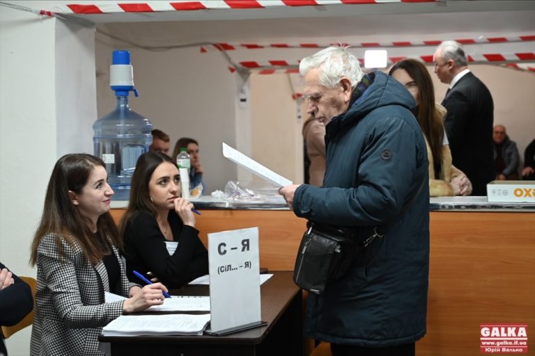 У Франківському медуніверситеті стартували вибори ректора: коли будуть результати та які очікування виборців (ФОТО)