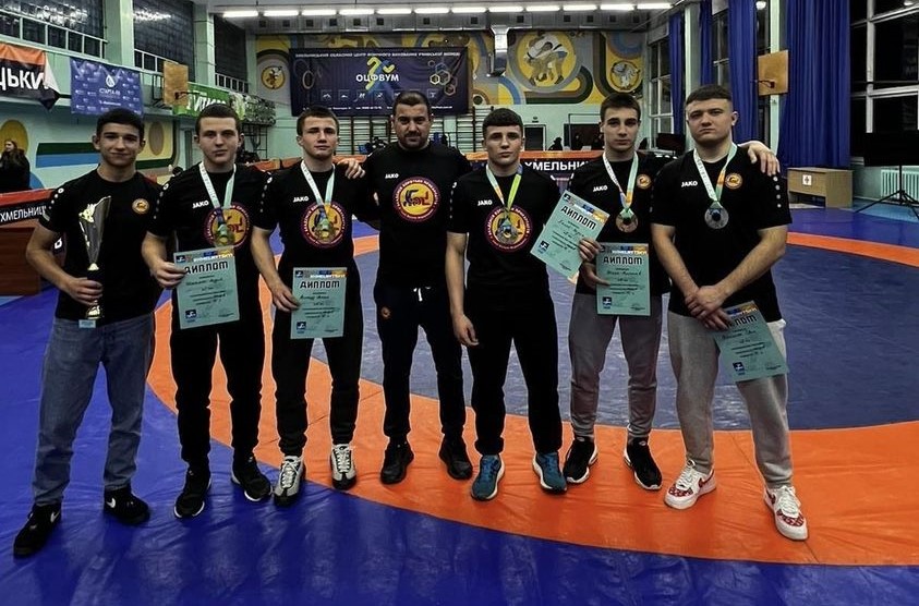 “Золото”,”срібло” та “бронза”: прикарпатські борці привезли п’ять медалей з всеукраїнського турніру (ФОТОФАКТ)
