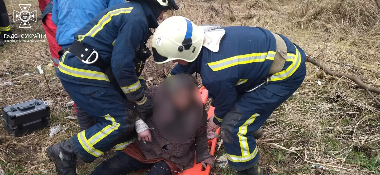 З пожежі на Рогатинщині вогнеборці врятували пенсіонерку (ФОТО)