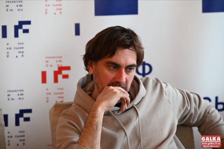 “Приємно, але найдостойніші – в ЗСУ”: Олексій Гнатковський про своє звання секс-символа України