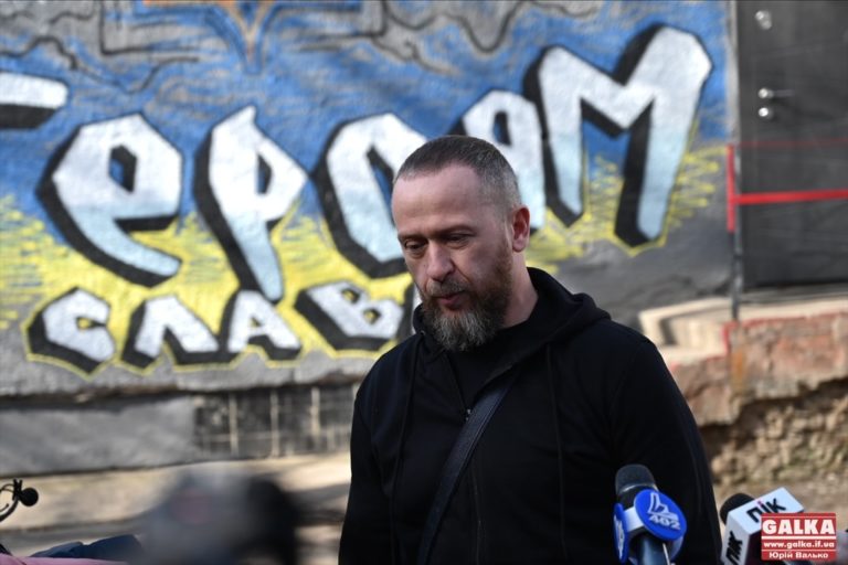 Як на Прикарпатті колишній військовий навчає інших воїнів керувати дронами (ФОТО)