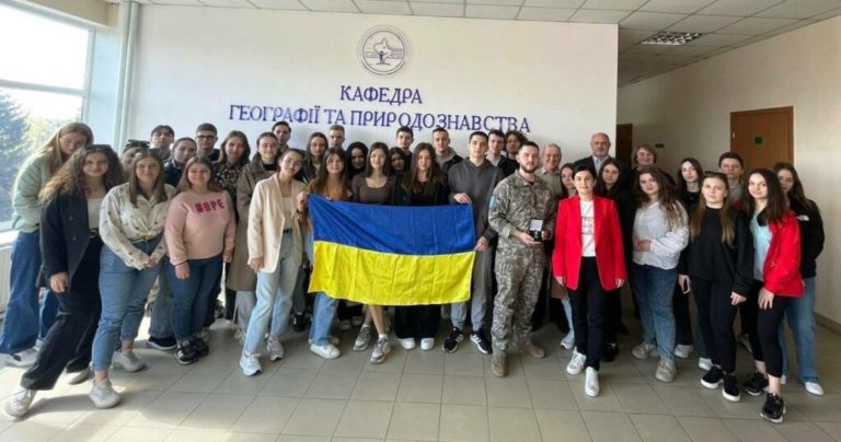 Військового льотчика з Прикарпаття відзначили орденом «Звитяги» за збиті російські «калібри» (ФОТО)