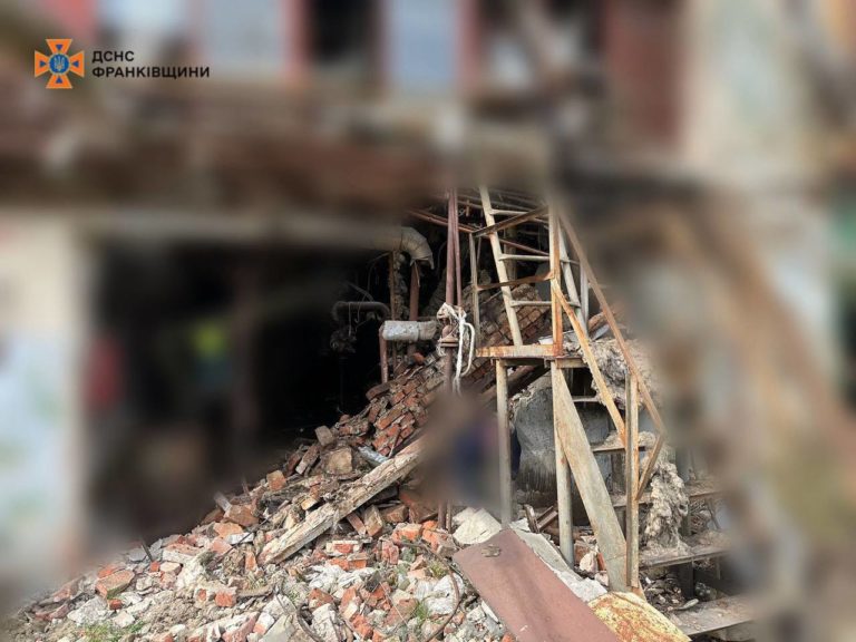 У Ямниці під завалами загинув чоловік (ФОТО)