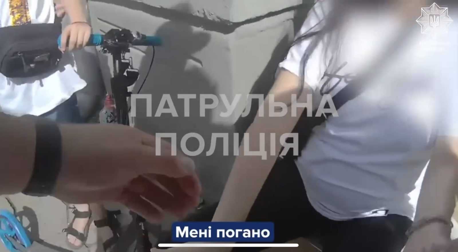Франківські патрульні допомогли непритомній вагітній жінці (ВІДЕО)