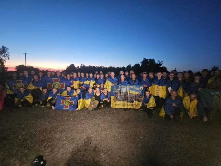 25 червня додому повернулися 90 українських військовополонених: це воїни Нацгвардії, ВМС, армії, тероборонці та прикордонники (ФОТО)