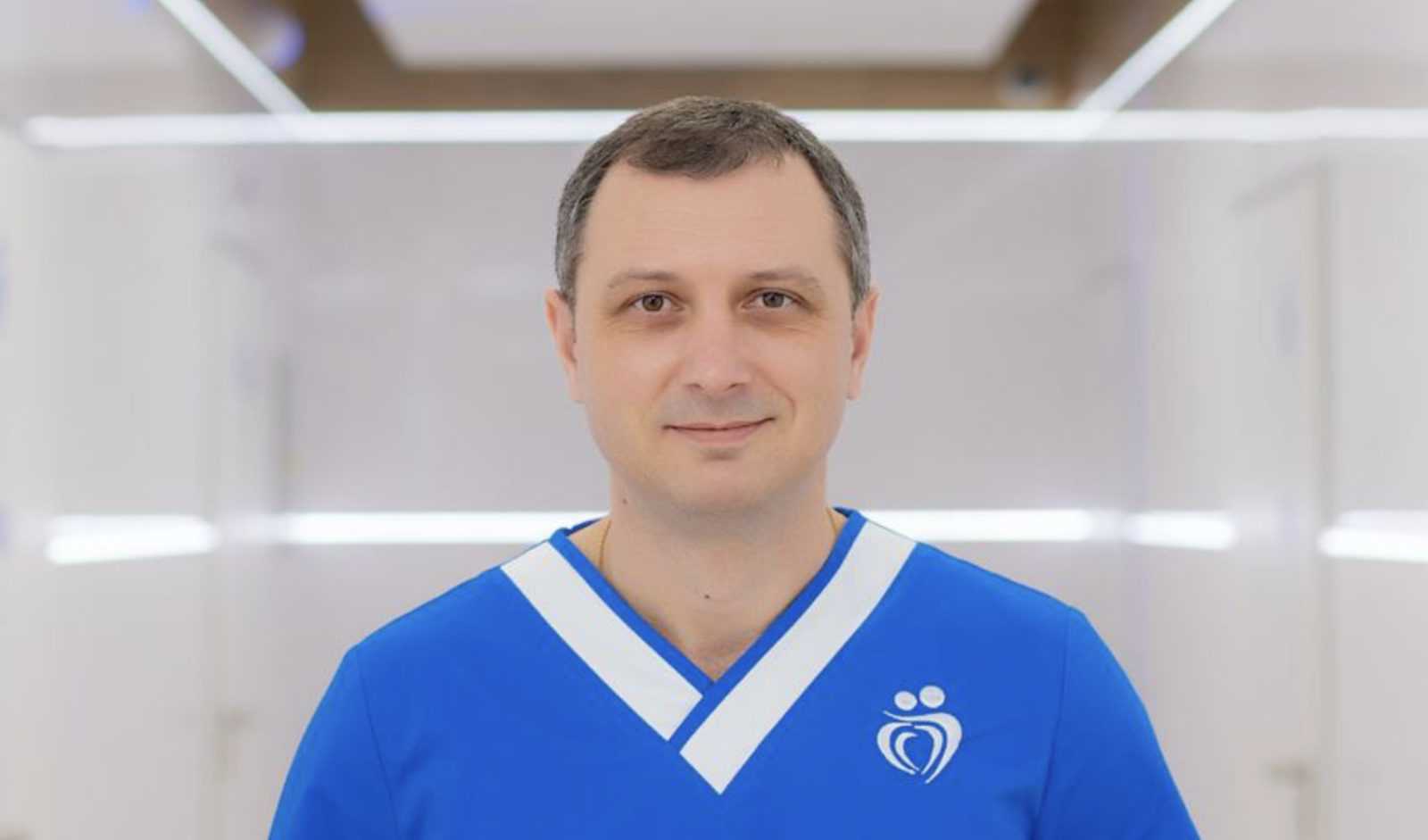 Новоутвори у грудних залозах жінок та чоловіків: як їх лікують, розповідає франківський мамолог та онкохірург Юрій Стинський