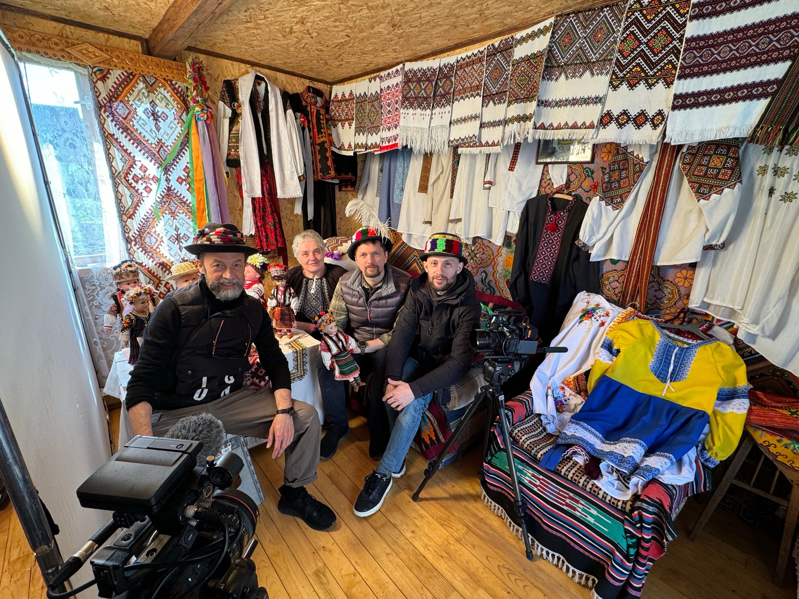 В Карпатах знімають фільм “Справжні” про прикарпатський волонтерський центр (ФОТО)