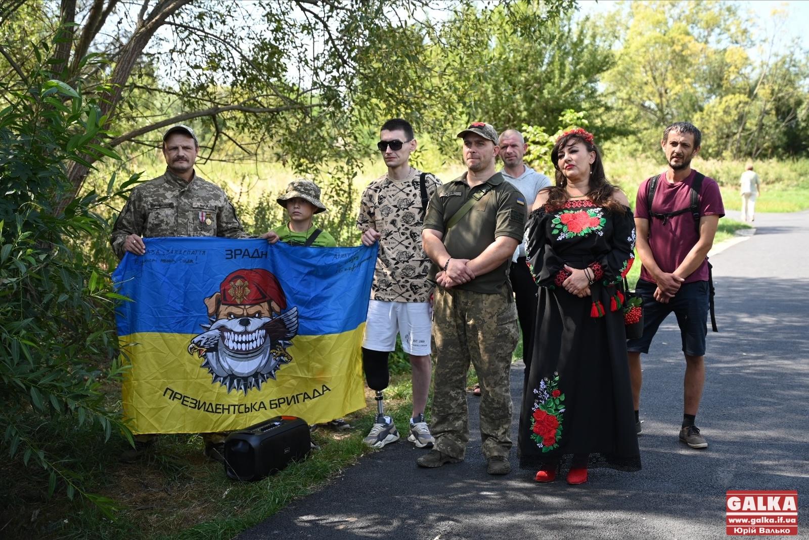 Прихильники забудови зеленої зони біля озера реабілітаційним центром і не тільки публічно стали на захист своєї ідеї: як це було (ФОТО)