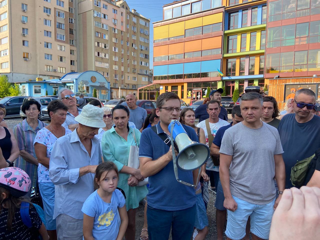 У Франківську захисники зеленої зони та прихильники забудови біля озера шукали компроміс: як це було (ФОТО)
