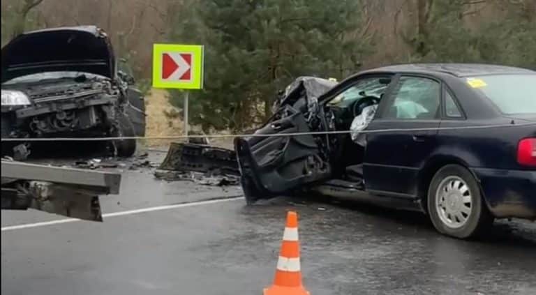 На Прикарпатті у ДТП постраждали п’ятеро людей (ФОТО З МІСЦЯ)