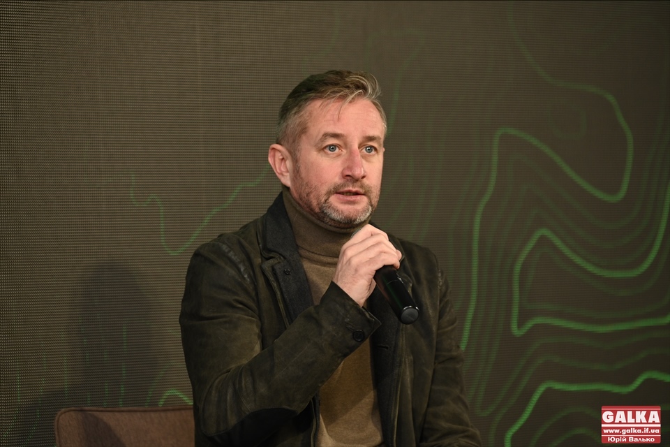 “Культура – це не про заплющені очі”: у Франківську Жадан говорив про культуру в час війни (ФОТО)