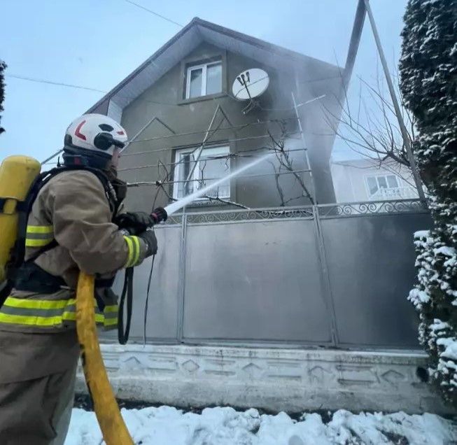 Дитсадок та будинок горіли минулої доби на Прикарпатті (ФОТО)