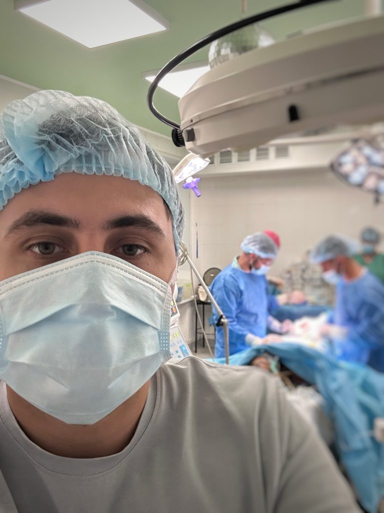 “На фронті на перших етапах лікування переливання крові є ключовим”: історія Романа Штибеля – донора крові з Прикарпаття (ФОТО)