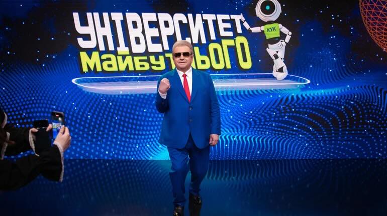 Примушував грати в більярд “на поцілунки”: Михайла Поплавського звинуватили в домаганнях