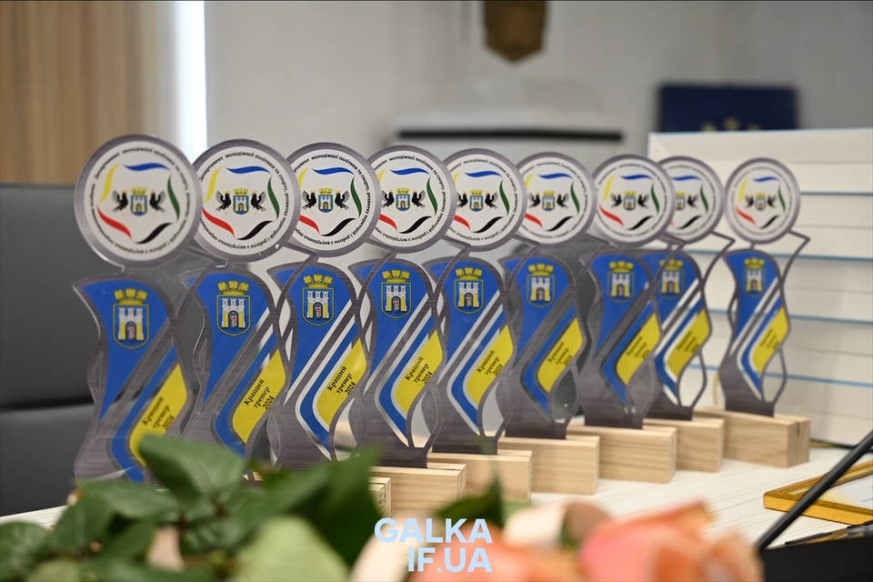 У Франківську нагородили найкращих спортсменів та тренерів за 2024 рік (ФОТО)