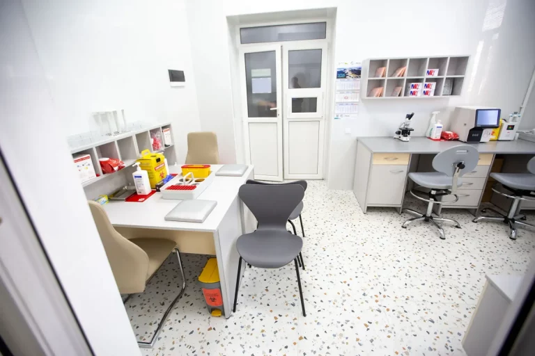 Нова лабораторія та кабінет травматолога: у Франківську оновили поліклініку №5