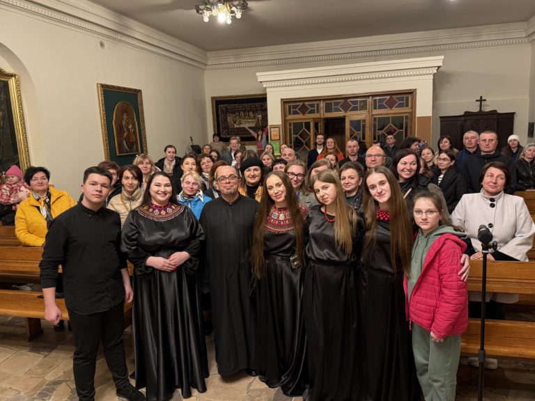 Прикарпатці провели “Хресну дорогу” у двох містах Польщі та зібрали понад 70 тисяч гривень на благодійність (ФОТО)