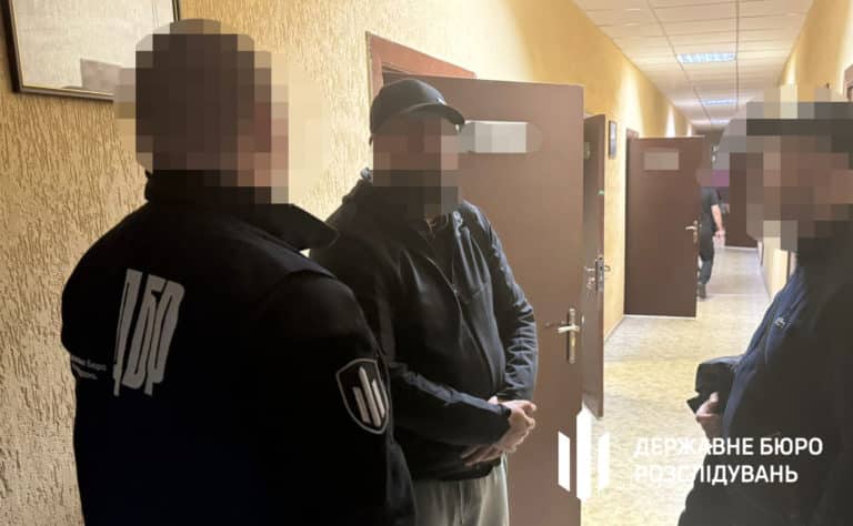 До суду передали справу коломийських поліціянтів-наркоторговців: організатор намагався підкупити свідка