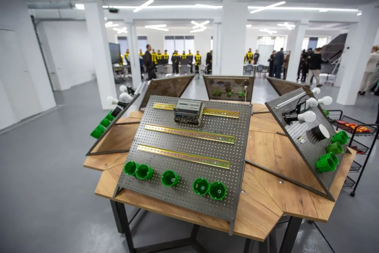 У Франківському політехнічному ліцеї відкрили центр ветеранського розвитку