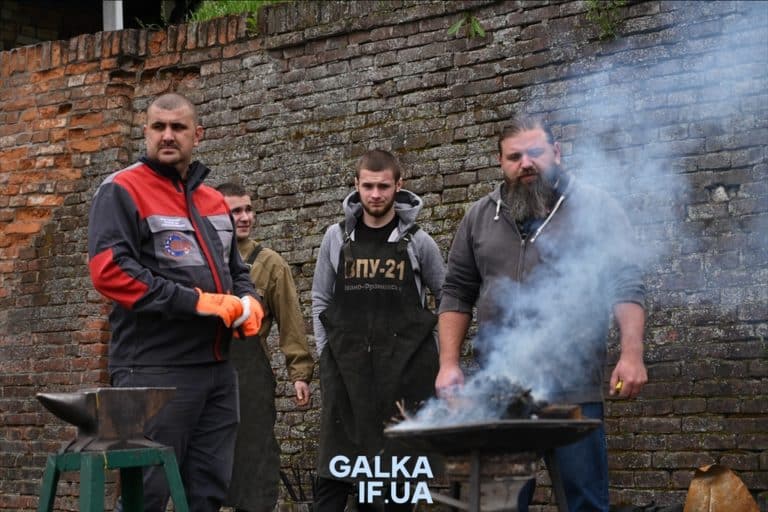 Кузня на Бастіоні для ЗСУ: впродовж двох днів франківців вчитимуть ковальства (ФОТО)