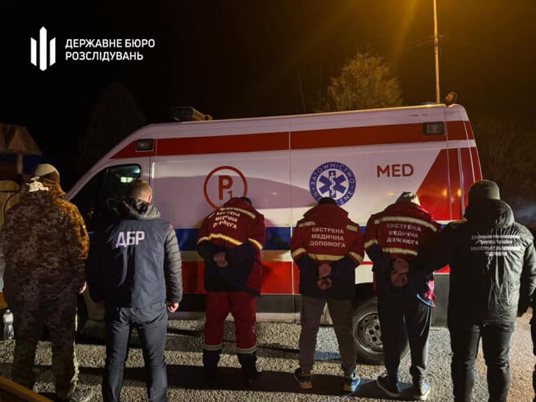Експравоохоронець з Прикарпаття переправляв чоловіків за кордон: його оголосили в міжнародний розшук (ФОТО, ВІДЕО)
