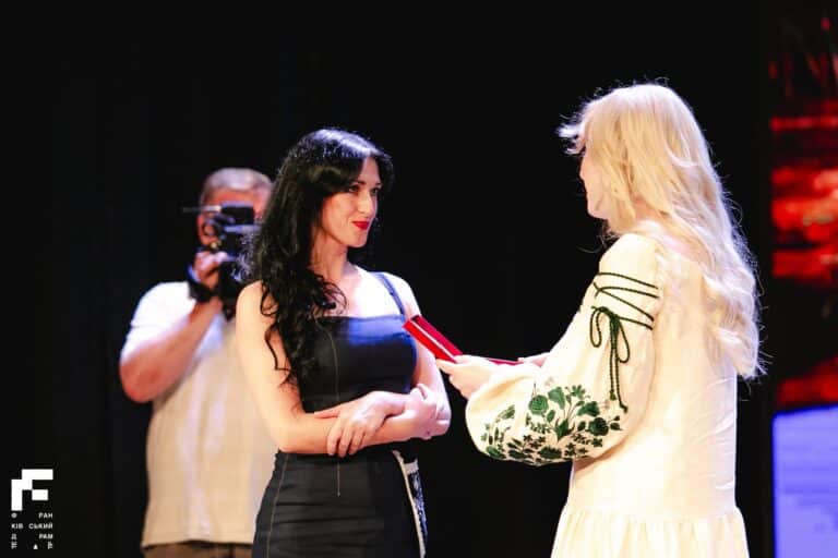 Актори франківського драмтеатру отримали державні нагороди: Комановська – народна артистка, Кільницький – заслужений артист (ФОТО)