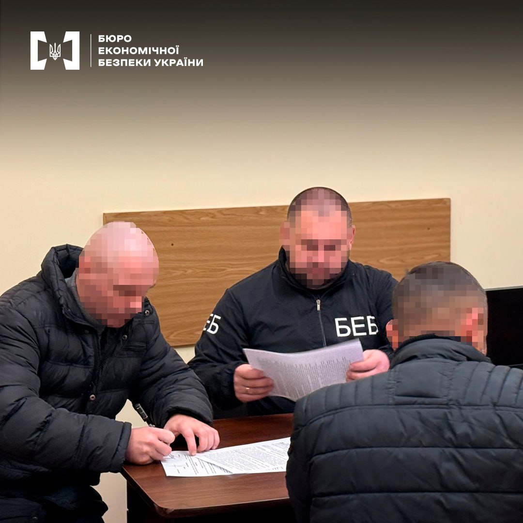 Офіцера військової частини та депутата з Прикарпаття судитимуть за розкрадання 2,4 млн грн