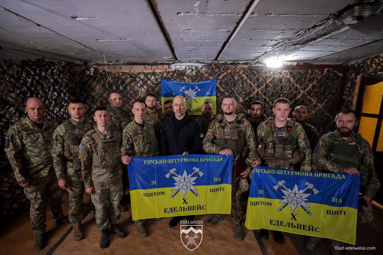 Прем’єр-міністр України Денис Шмигаль на Донеччині нагородив воїнів «Едельвейсу» (ФОТО)