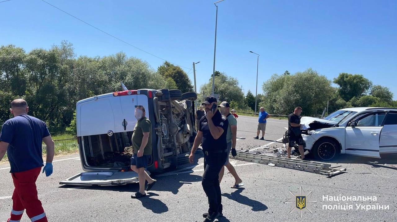 На Коломийщині у ДТП постраждали пасажири автобуса (ФОТО)