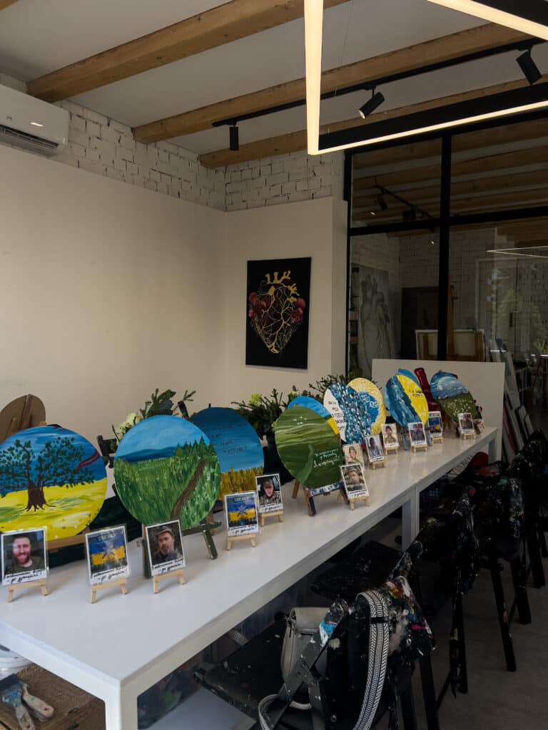 У Коломиї для рідних зниклих безвісти воїнів організували арт-терапію (ФОТО, ВІДЕО)