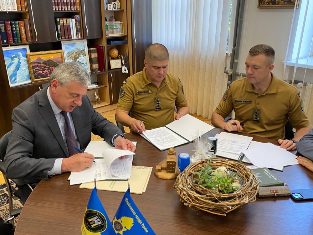 (При)Карпатський університет підписав меморандум про співпрацю з прикарпатськими нацгвардійцями (ФОТО)