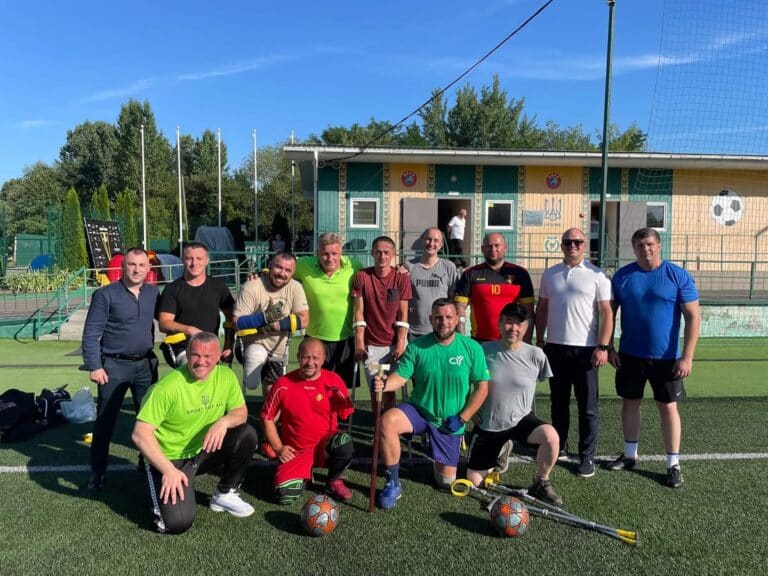 Як франківська ампфутбольна команда “Бартка” готується до чемпіонату України (ФОТО)