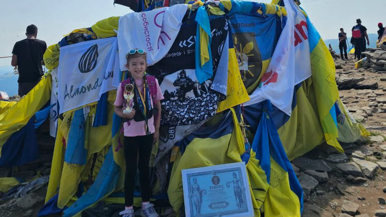 П’ятирічна львівʼянка встановила рекорд України, самотужки піднявшись на Говерлу