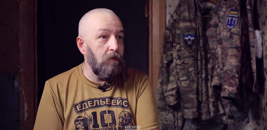 Військовий “Едельвейсів” узяв у полон озброєного окупанта без зброї (ВІДЕО)