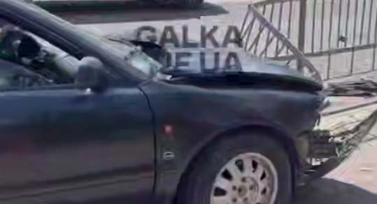 У Крихівцях зіштовхнулися Toyota та Audi: водіїв обох авто госпіталізували (ВІДЕО)