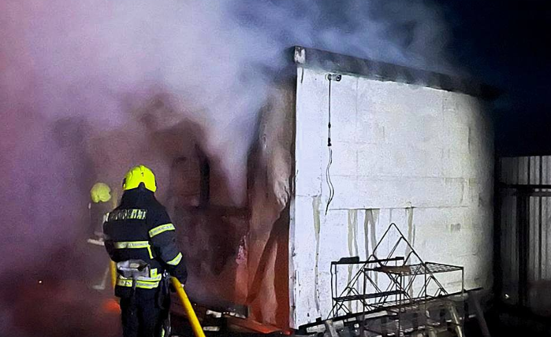 У Крихівцях сталася пожежа на будмайданчику: її швидко ліквідували (ФОТО)