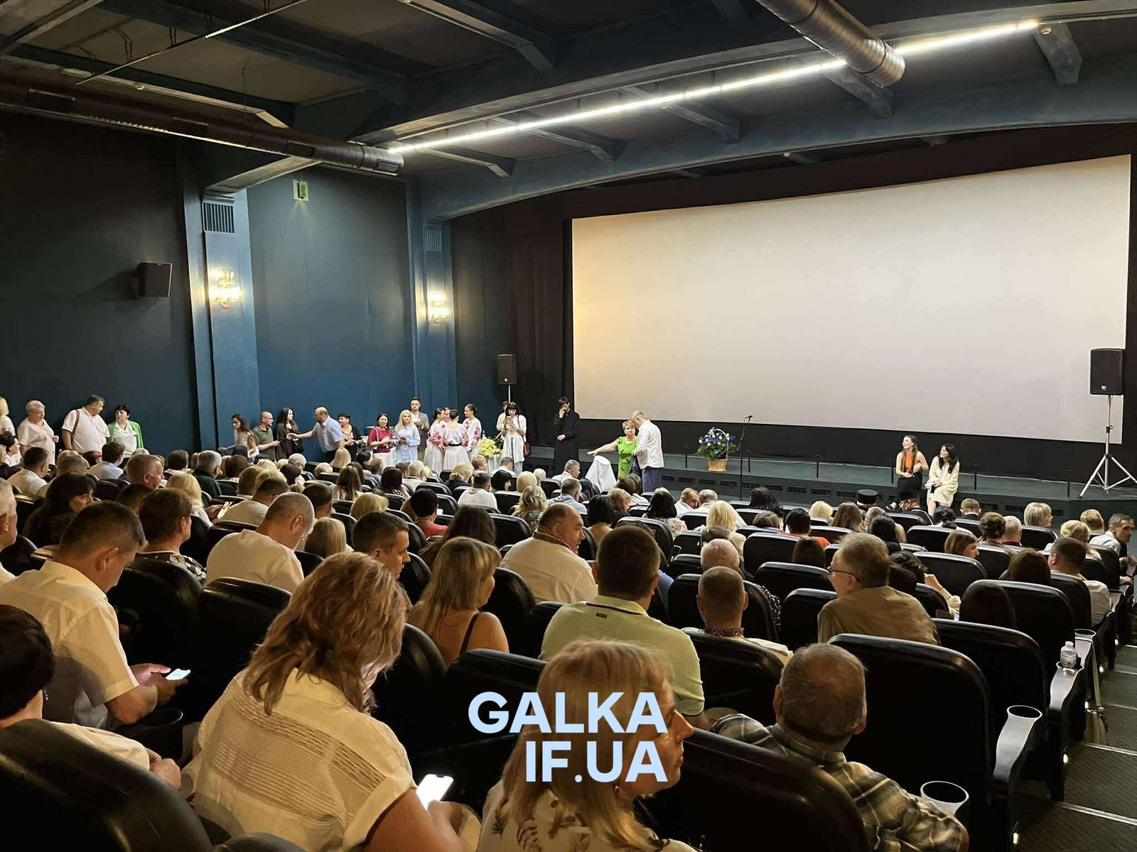 До Дня медичного працівника у Франківську нагородили десятки медиків (ФОТО)