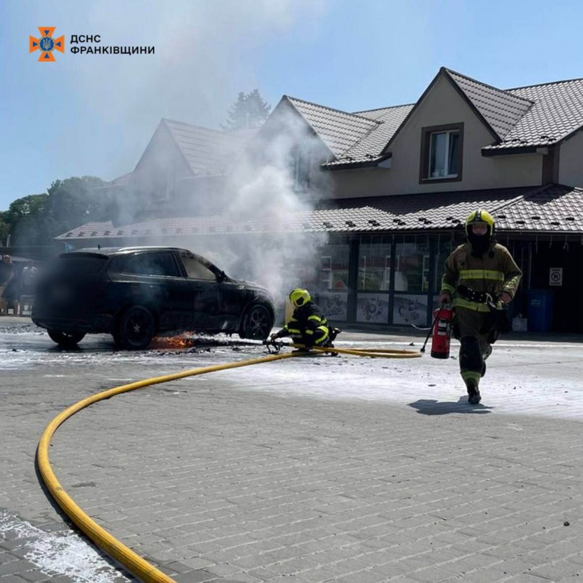 У Снятині горіла автівка (ФОТО)
