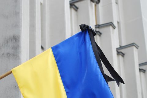Влада Калуша закликає водіїв зупинятись під час хвилини мовчання та руху траурних кортежів