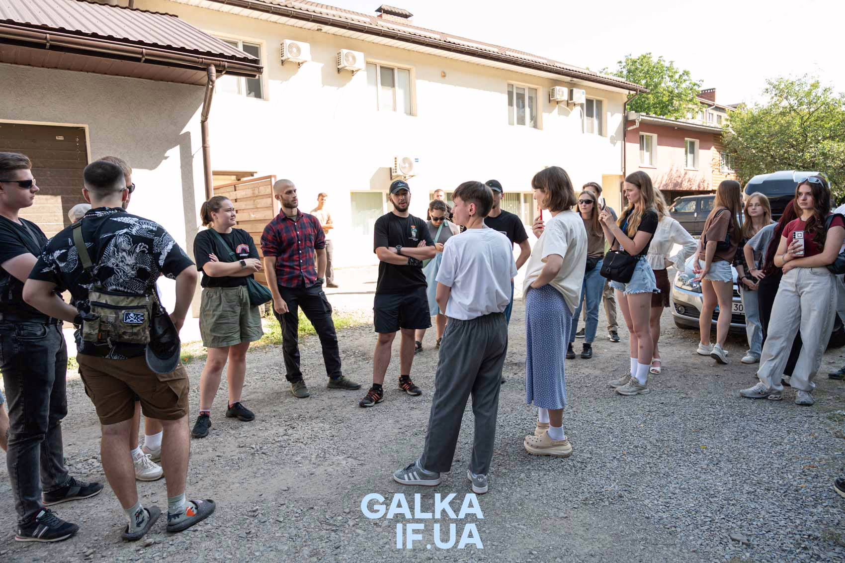 З суперечками та поліцією: у Франківську відкрили ЛГБТ-центр “Інсайт” (ФОТО)