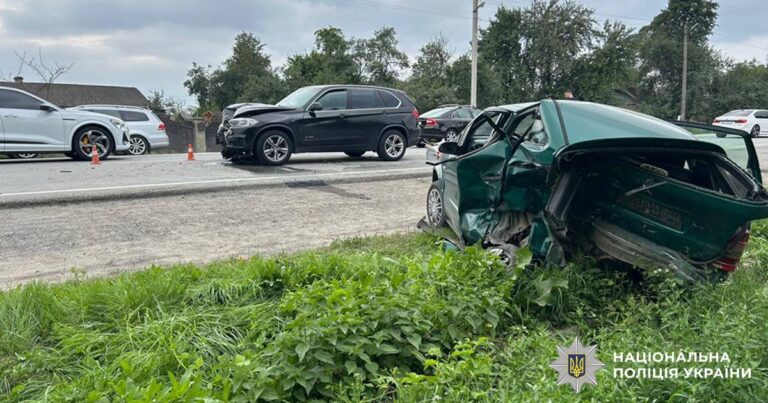 У Задністрянську сталася ДТП: двоє людей госпіталізовані (ФОТО)