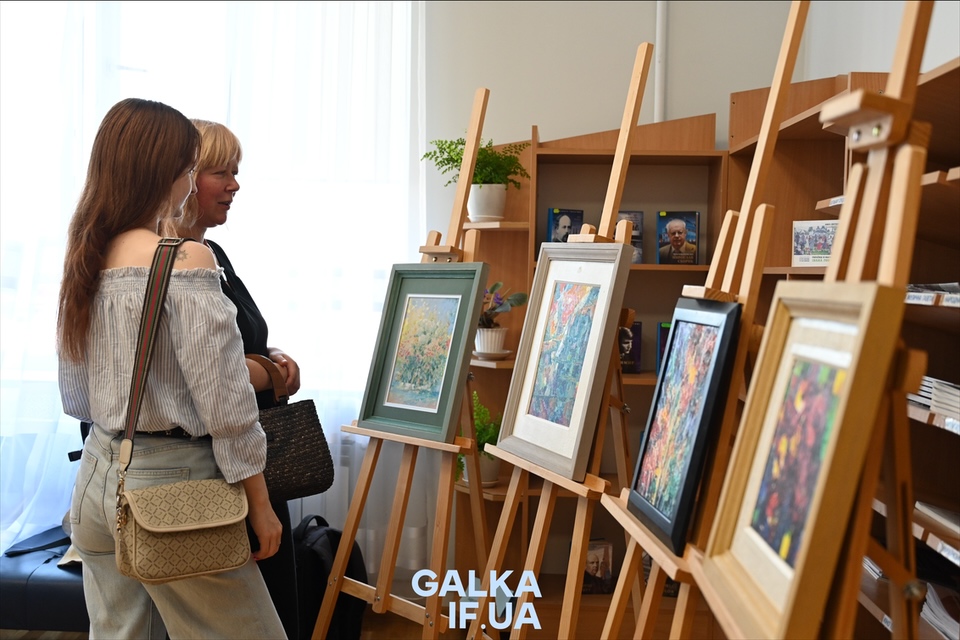“Квиток до безсмертя”: У Франківську відкрили виставку художника Михайла Шувіри (ФОТО)