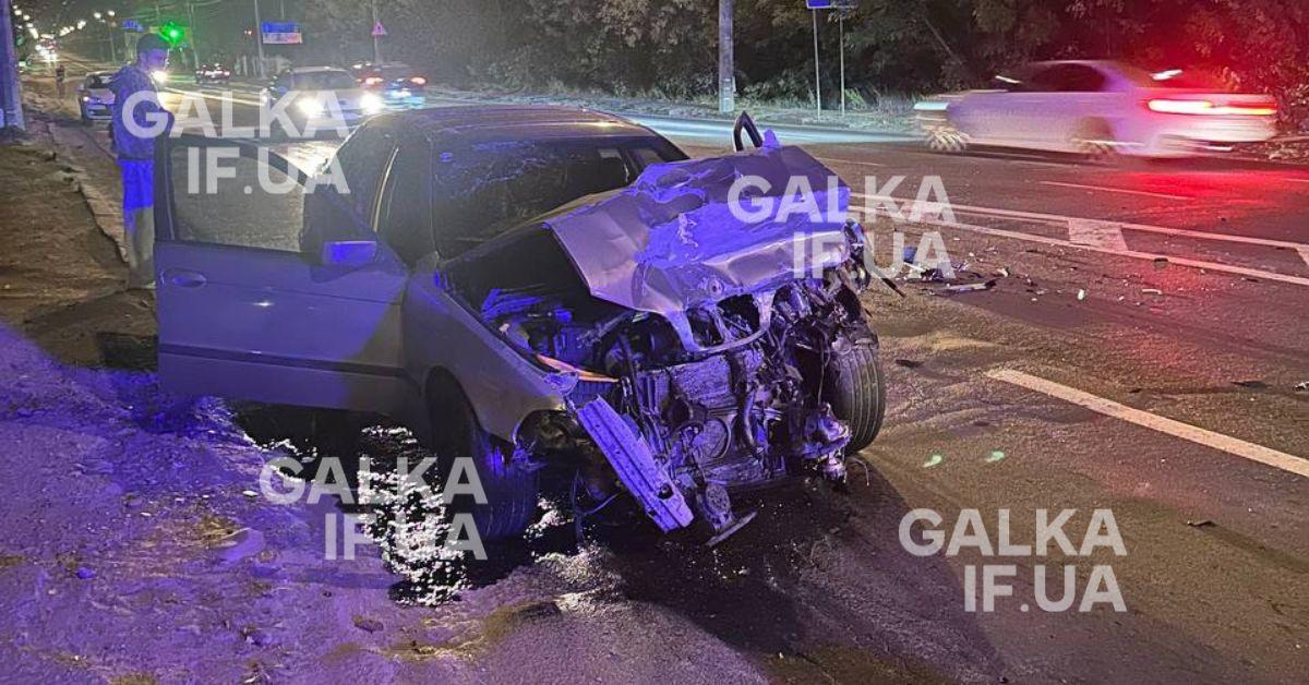 На Тисменицькій пʼяний водій BMW без посвідчення врізався у Toyota (ФОТО)