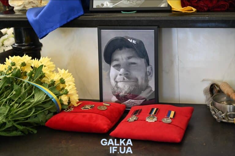 Івано-Франківськ попрощався із воїном, діячем ветеранського спорту Тарасом Шпуком (ФОТО)