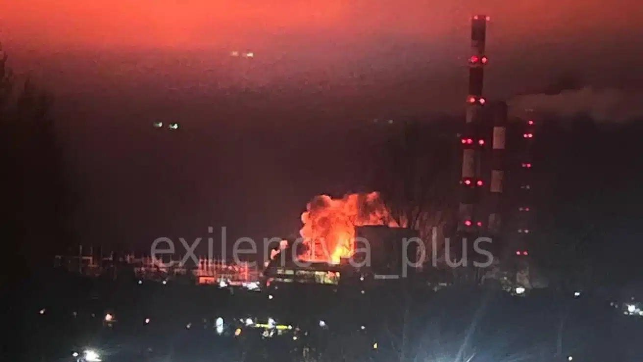 У росії дрони атакували одну з найбільших електростанцій та нафтопереробний завод (ФОТО)